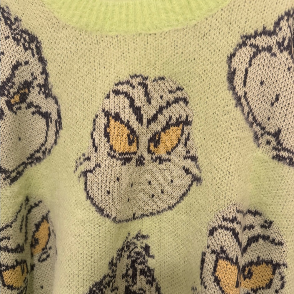 Green Sweater - Picture 3 of 5